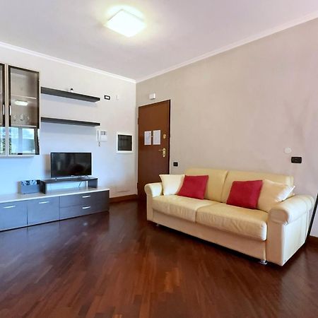 Sun Nest Apartment - Terrace & Garage Ф'юмічіно Екстер'єр фото